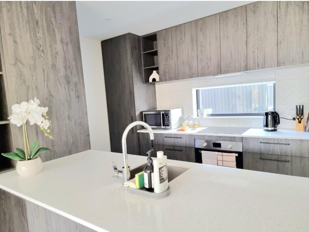 Villa Addington Townhouse With Carpark 8Mins Walk To Hagley Park South Christchurch Exterior foto